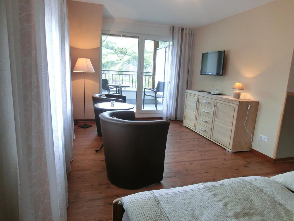 Bed and Breakfast Ferienweingut Hirschen Schulstrasse Burg  Habitación foto