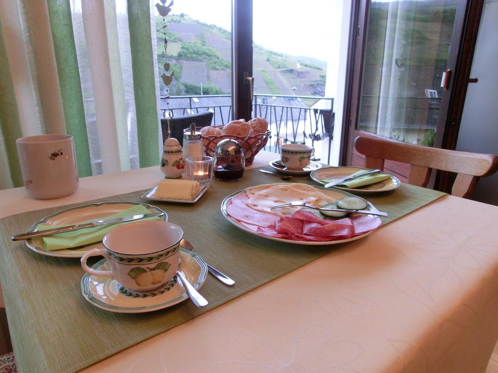 Bed and Breakfast Ferienweingut Hirschen Schulstrasse Burg  Habitación foto