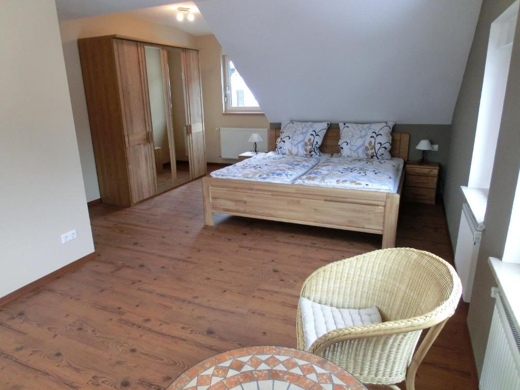 Bed and Breakfast Ferienweingut Hirschen Schulstrasse Burg  Habitación foto