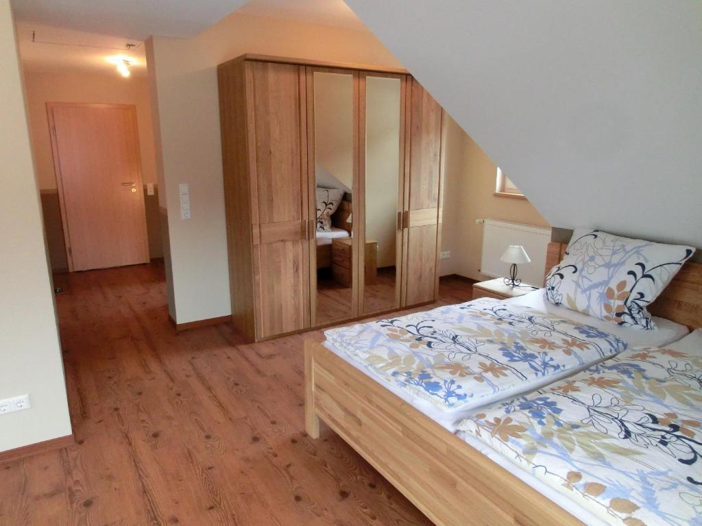 Bed and Breakfast Ferienweingut Hirschen Schulstrasse Burg  Habitación foto