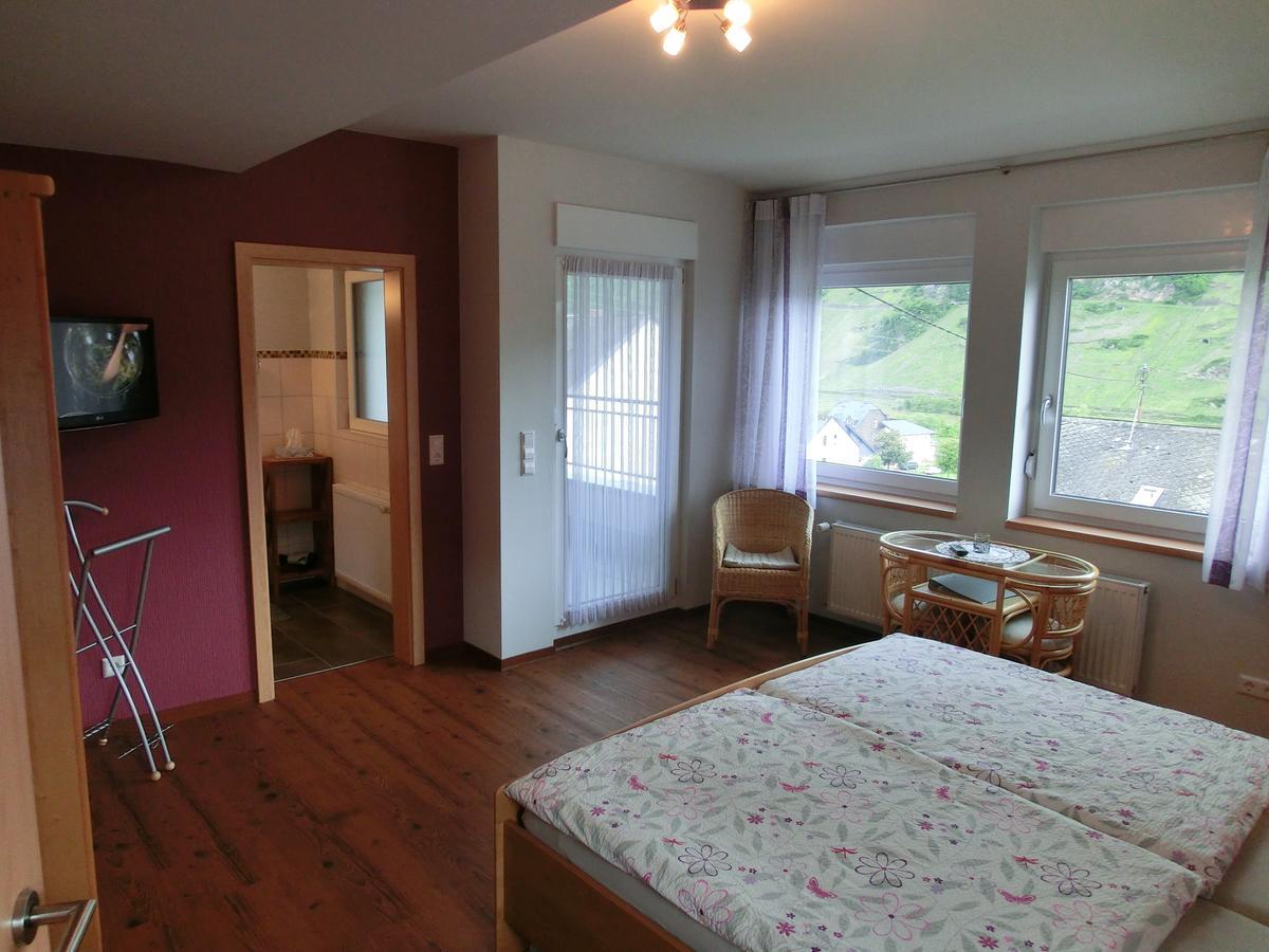 Bed and Breakfast Ferienweingut Hirschen Schulstrasse Burg  Exterior foto